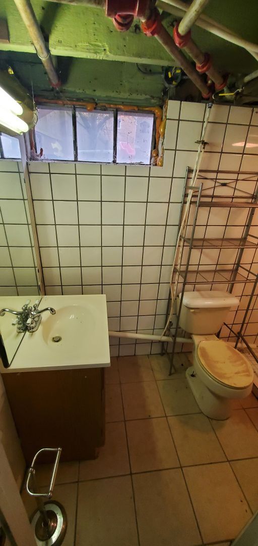 Building Photo - 9-11 Jones St.