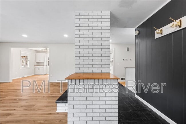 Building Photo - 16 Cherry Hill Rd