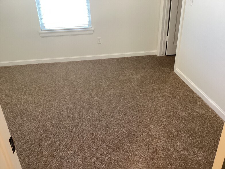 Building Photo - 11217 NW 102nd St