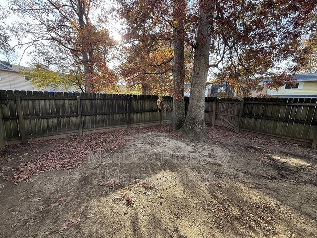 Building Photo - 914 Anvil Rd