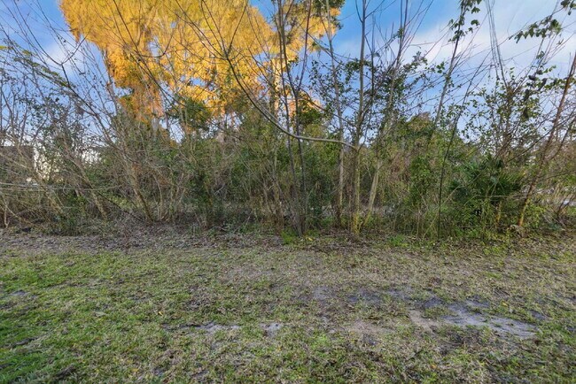 Building Photo - Available Now | Move-In Ready Rental in Prime SW Ocala Location