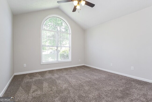 Building Photo - 2585 Fairmont Park Ct