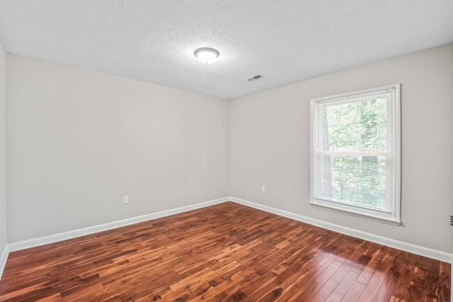 Building Photo - (Coming Soon) Move-in Ready 3 Bedroom Ranch!!