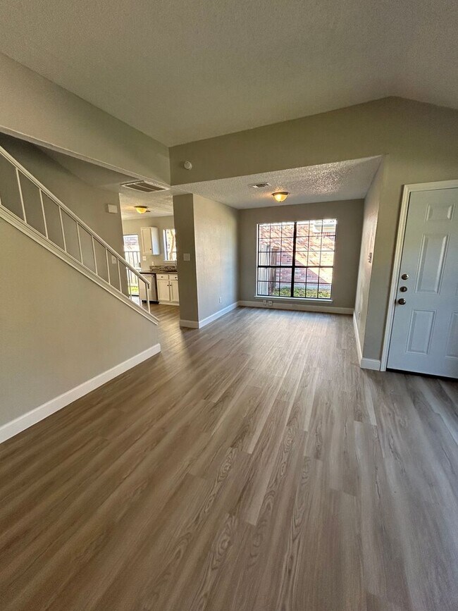 Building Photo - Come and see this well-kept beautiful home today!