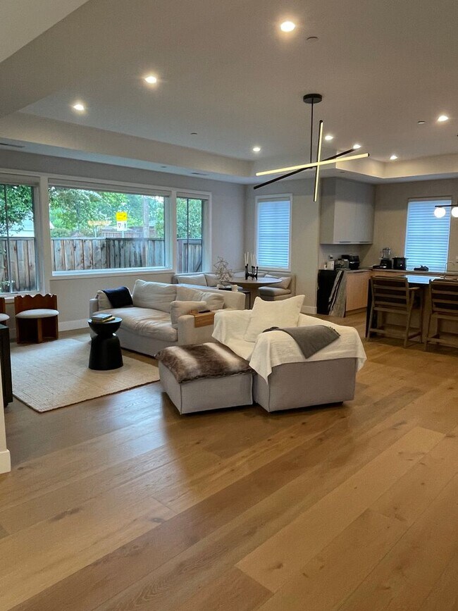 Building Photo - Stunning new build, top of the line everything, walk to town location, close to schools! INCLUDES...