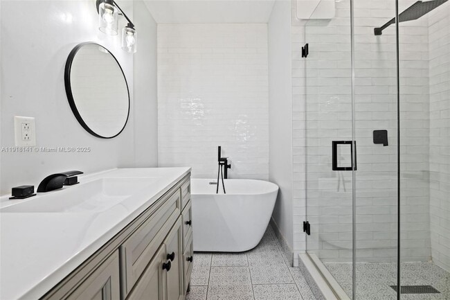 Building Photo - 874 NW 170th Terrace