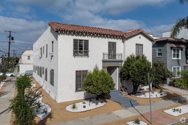 Building Exterior - Curson Apartments...Newly remodeled...Brand New Kitchen...CALL NOW!!
