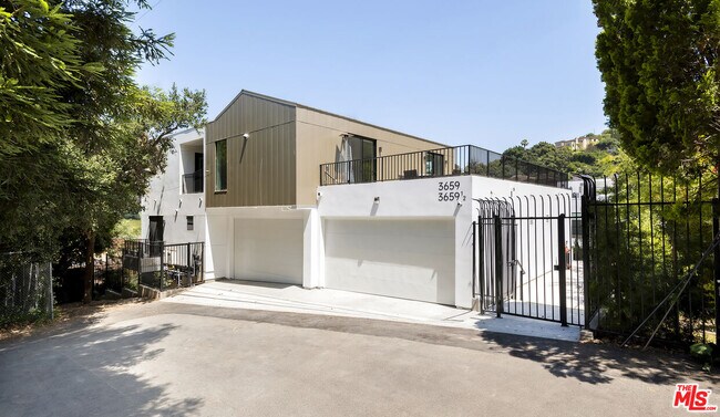 Building Photo - 3657 Regal Pl