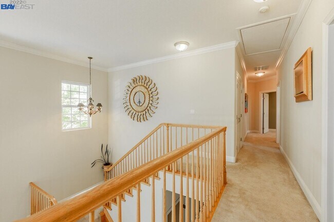 Building Photo - Live Exceptionally in This Peaceful Willow Glen Executive Home; 4 bed/ 4.5 bath