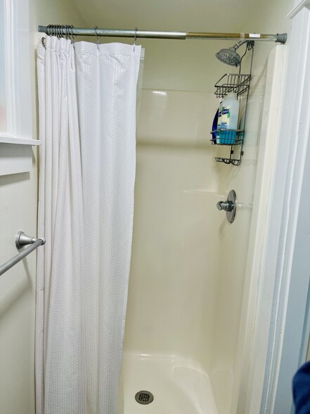 Building Photo - 907 N 12th St