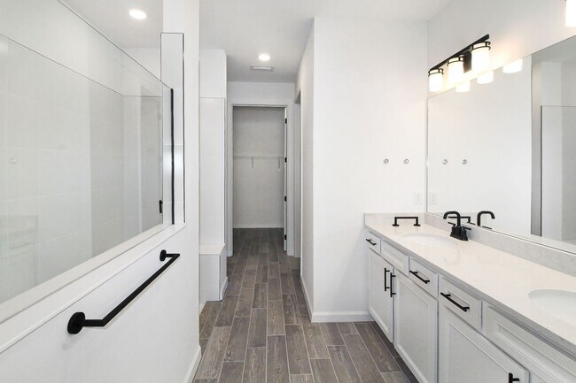 Building Photo - Beachwalk Annual Pool Home for Rent