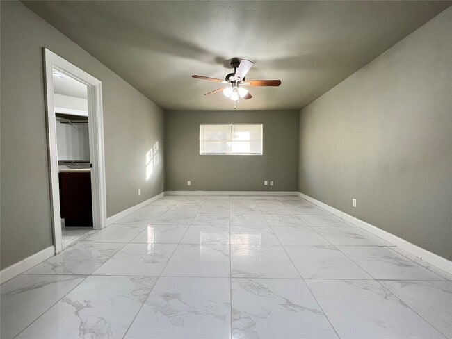 Building Photo - 12865 Birch Ln