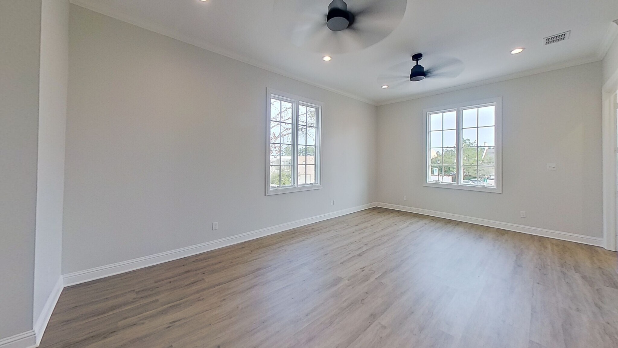 Building Photo - 1946 Chestnut Pk Ln