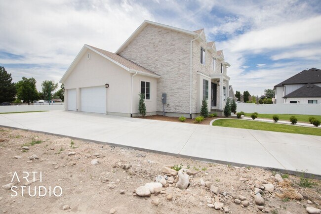 Building Photo - Orem Basement Apartment