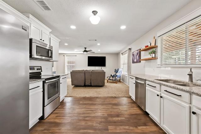 Building Photo - 115 Palomino Ln