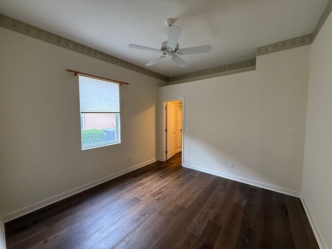 Building Photo - Luxurious 4 Bedroom 3 Bath Lakefront Pool Home W/3-Car Garage