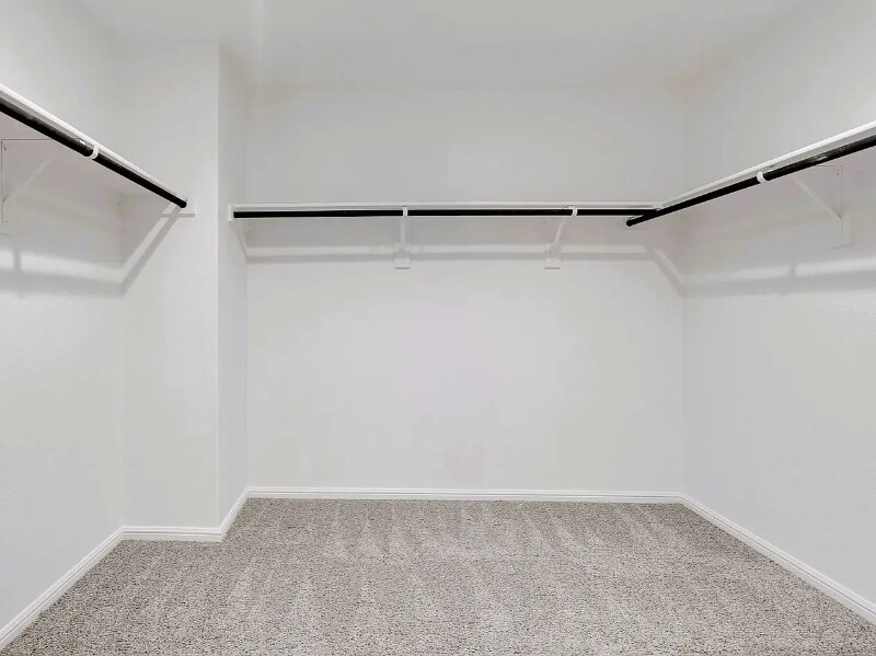 Building Photo - 3417 Lake District Ln