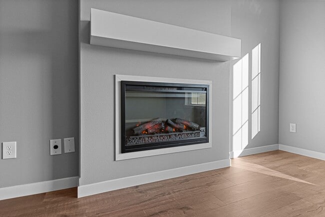 Building Photo - New build 4 bed 4 bath Condo