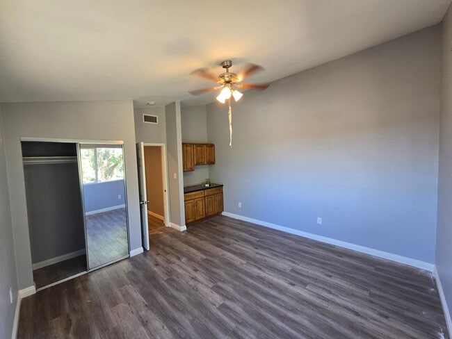 Building Photo - Beautifully Remodeled 3 Bed, 2 Bath Home for Lease!