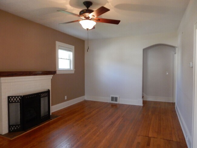 Building Photo - Grandin Court Foursquare convenient to SW ...