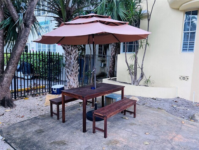 Building Photo - 1335 Pennsylvania Ave