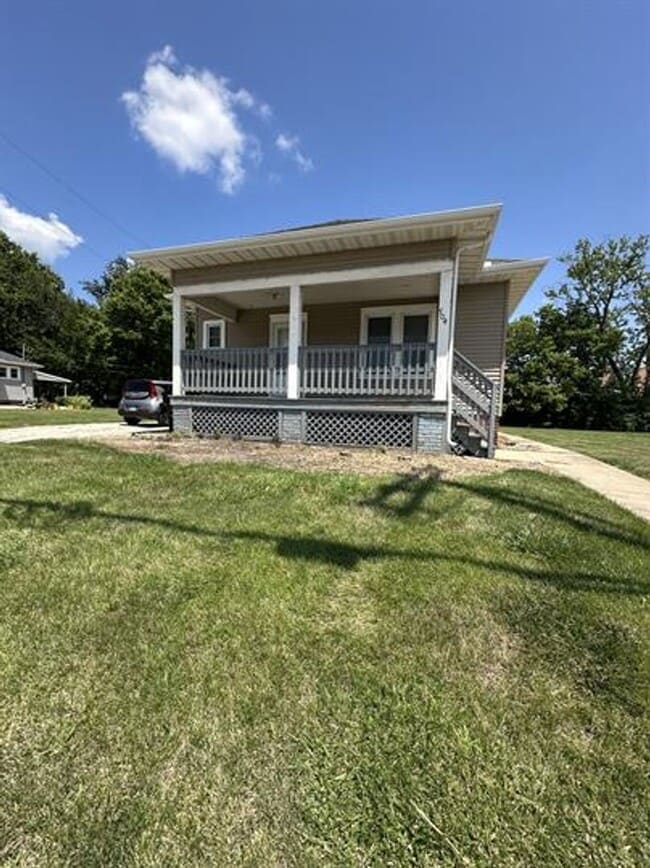 Primary Photo - 704 N Lincoln Ave