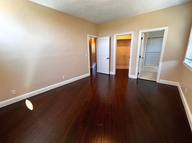 Building Photo - Hidden Gem at the End of the Cul-de-Sac!