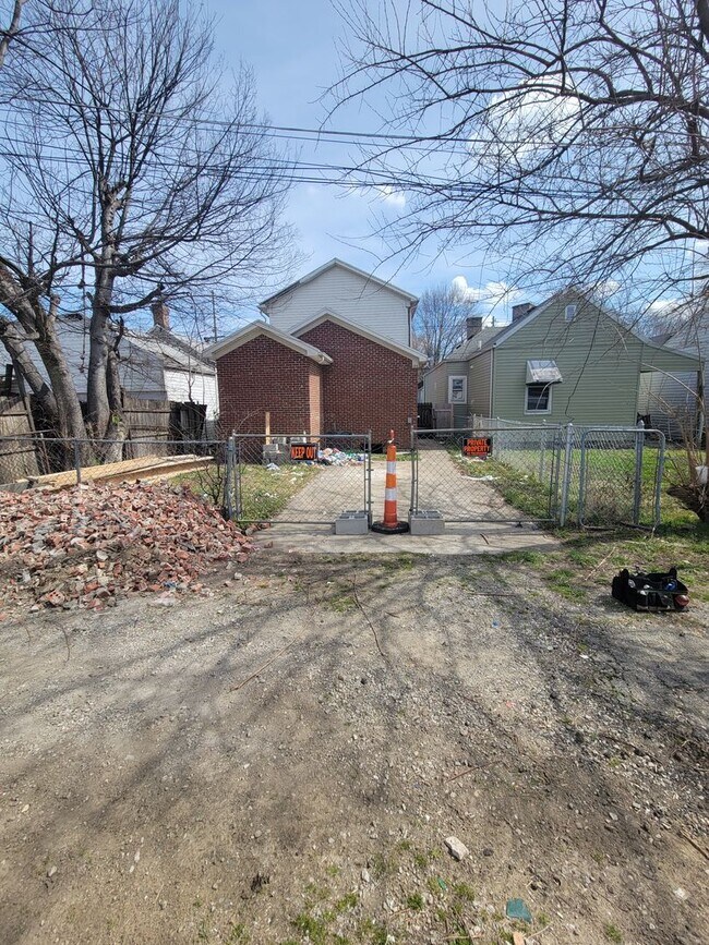 Primary Photo - Spacious 3-bedroom Brick House