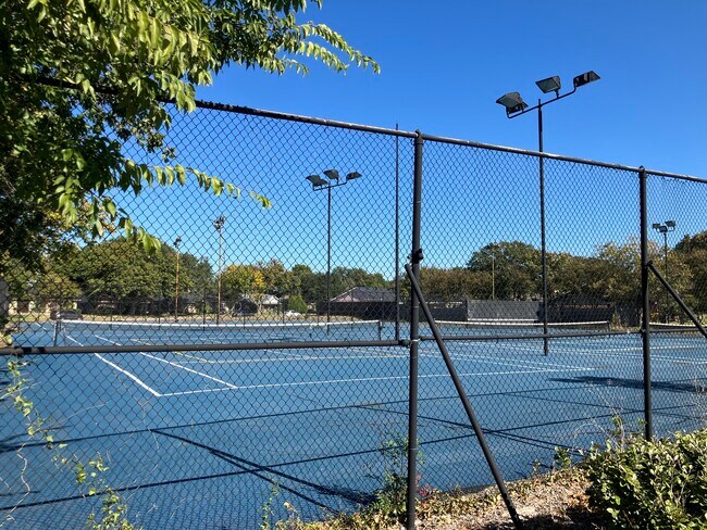 Building Photo - 626 Trailwood Ct