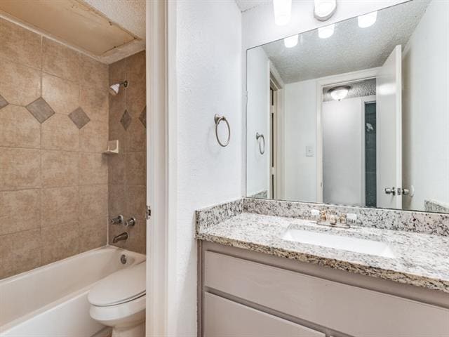 Building Photo - 1700 Windsong Ln