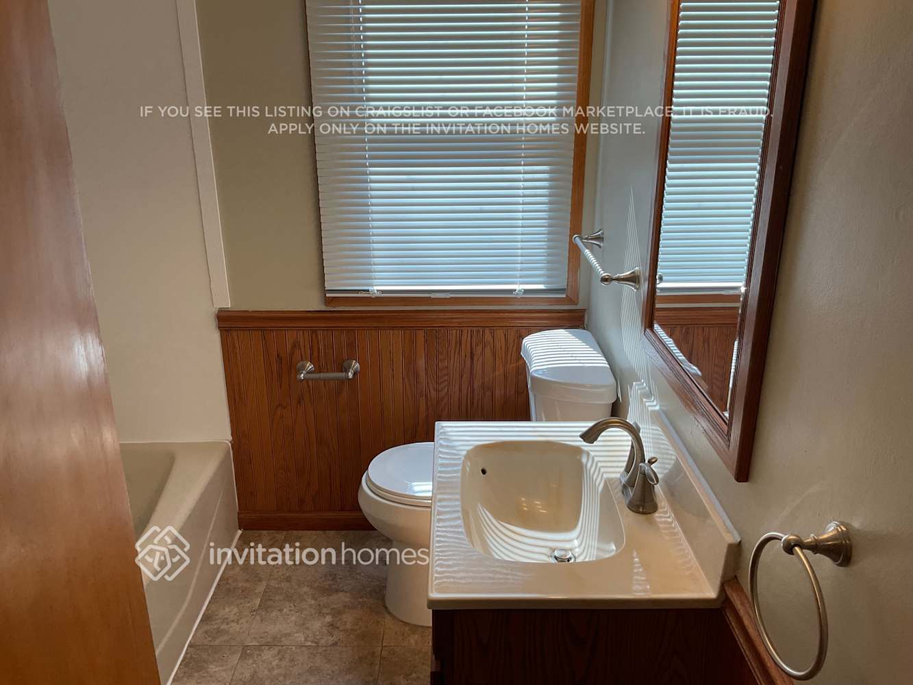 Building Photo - 2713 W 71st 1/2 St