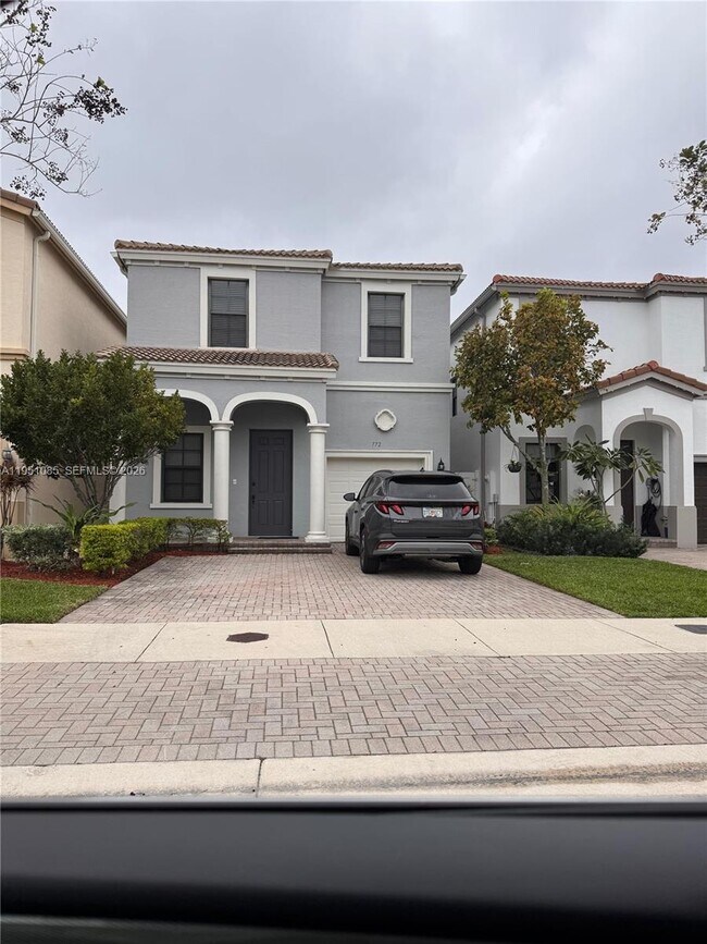 Building Photo - 772 NE 191st Terrace