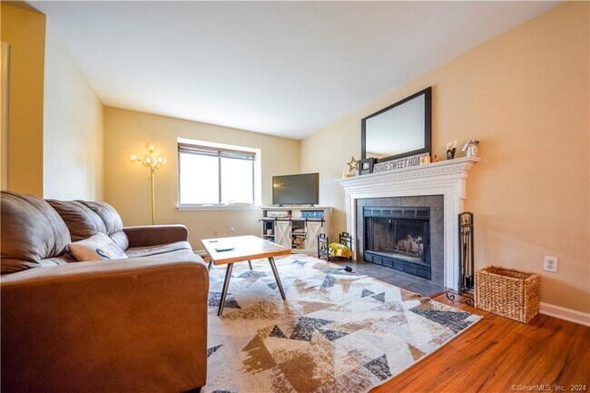 Building Photo - 115 Fillow St