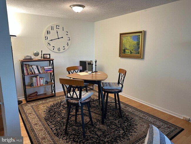 Building Photo - 441 Tomlinson Rd