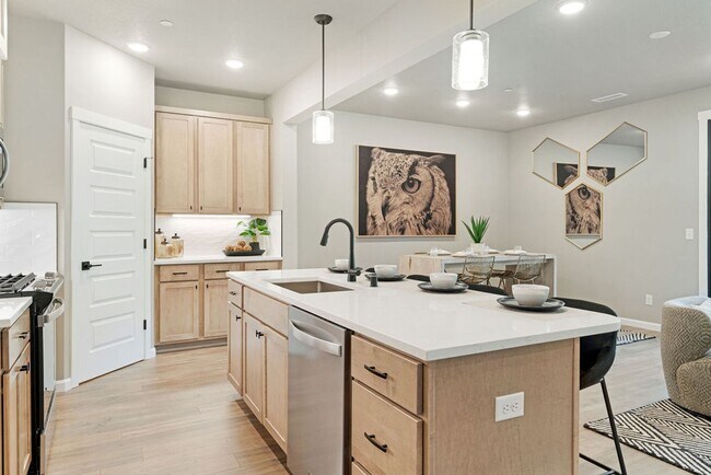 Building Photo - 6812 NE 131st Way