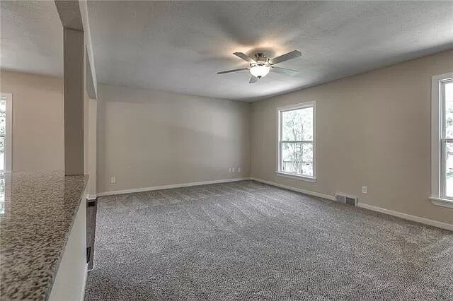 Building Photo - 4 bedrooms, 3 baths gorgeous Parkville home