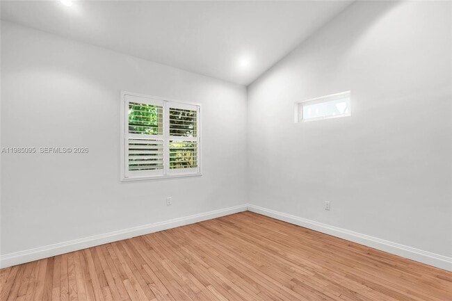 Building Photo - 776 NE 74th St