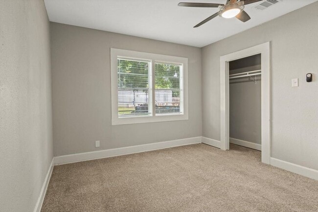 Building Photo - 3 bedroom - 2 bath. New paint, new plumbing and lighting fixtures, new bath vanities, new floorin...