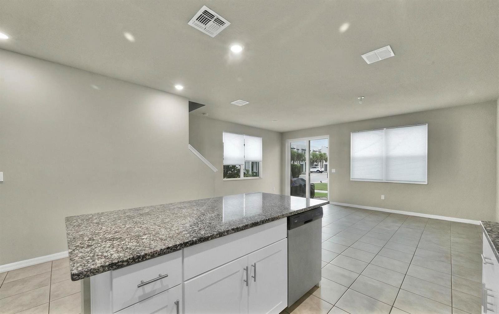 Building Photo - 3550 San Bernardino Way