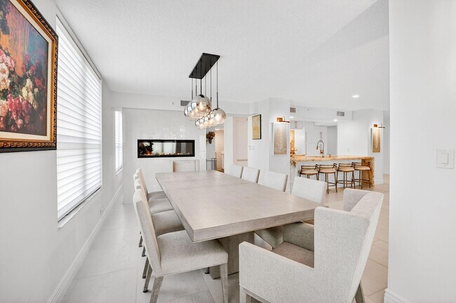 Building Photo - 7233 Promenade Dr