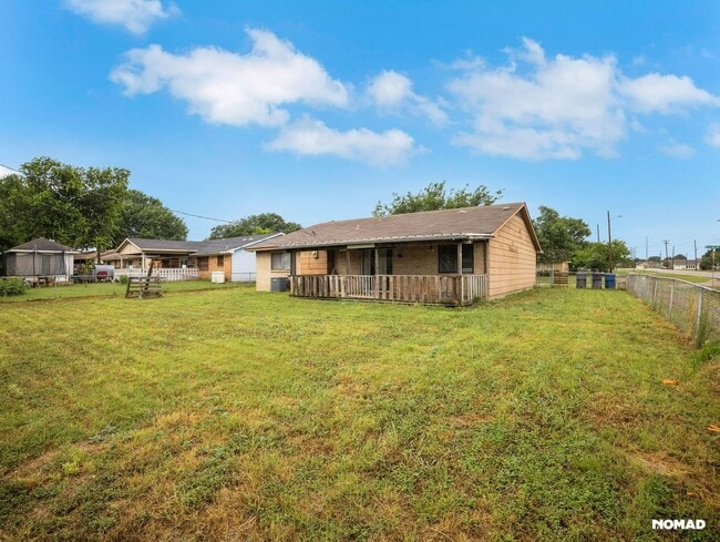 Building Photo - Charming 4BR House in Lancaster