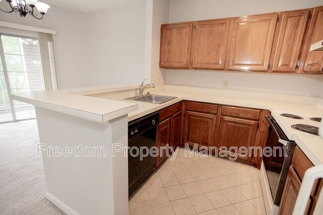 Building Photo - 279 S Pickett St