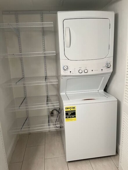 Building Photo - 1029 Birch Creek Dr