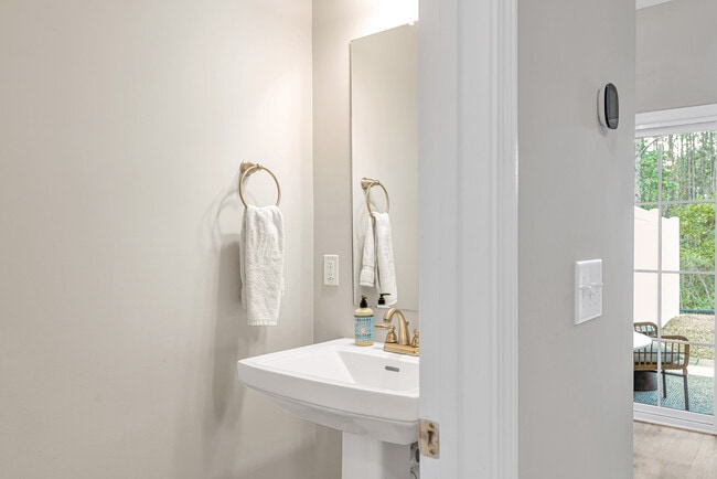 Building Photo - 504 Stone Crab Ln