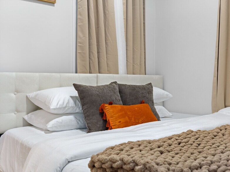 Building Photo - 566 Dorchester Ave