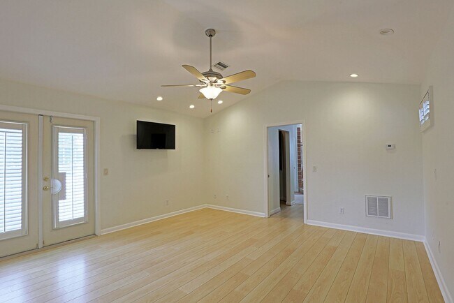 Building Photo - 1353 Stadler Dr