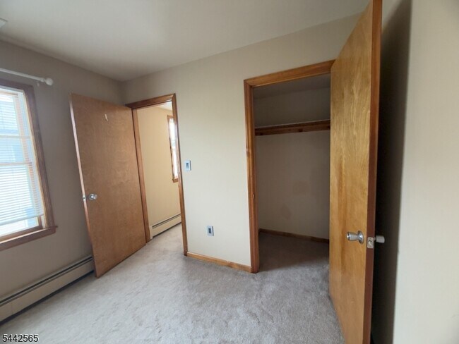 Building Photo - 209 N 16th St