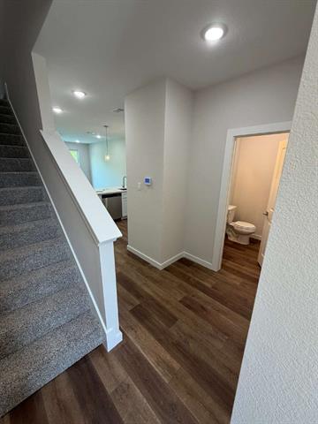 Building Photo - 573 Galt Dr