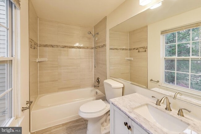 Building Photo - 16 Tabiona Ct