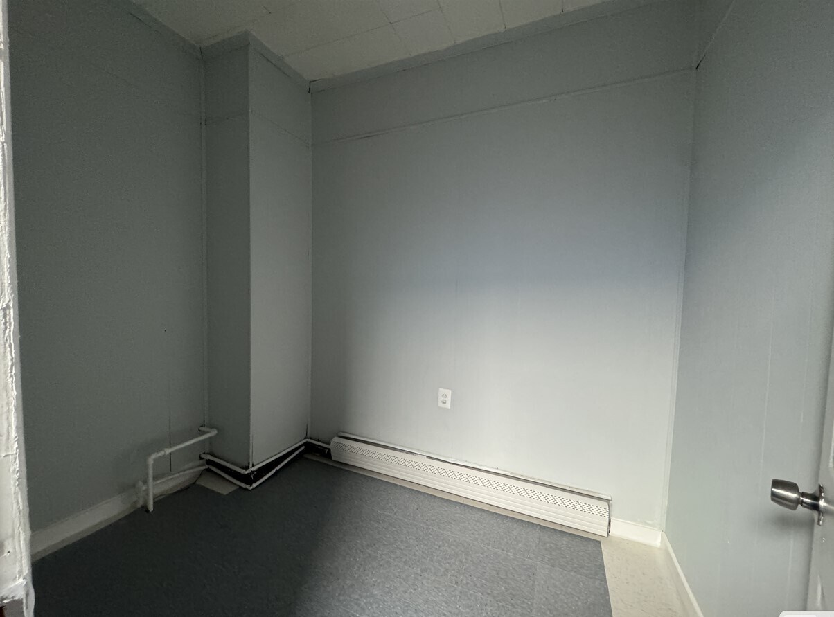 Building Photo - 96 Brown Pl